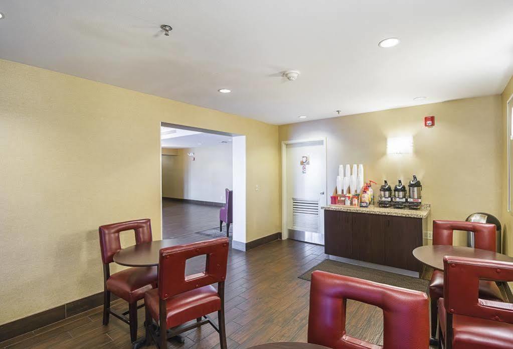 Red Roof Inn Phoenix North - I-17 At Bell Rd Buitenkant foto