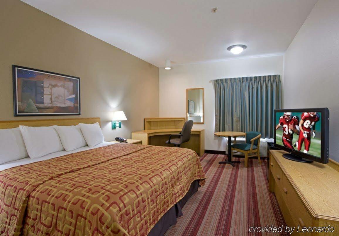 Red Roof Inn Phoenix North - I-17 At Bell Rd Buitenkant foto